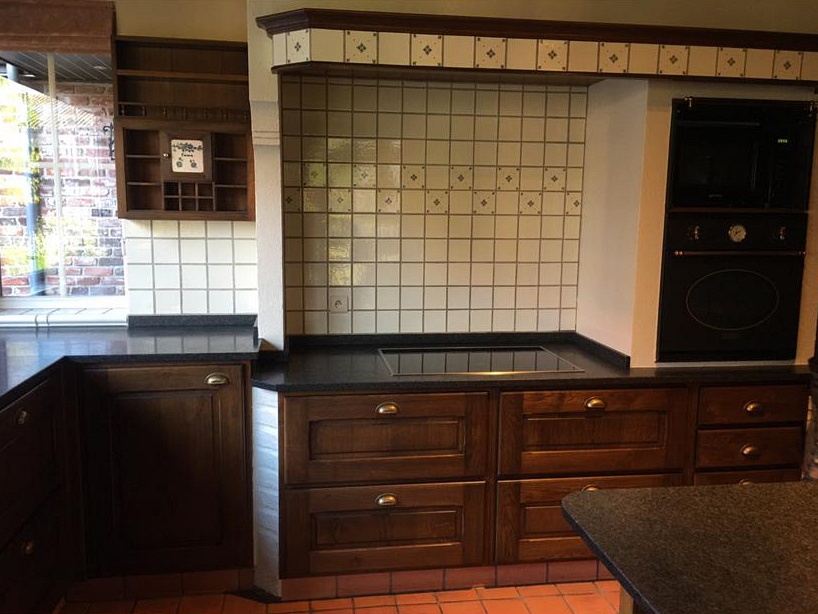 Keukenrenovaties Donkere Houten Keuken
